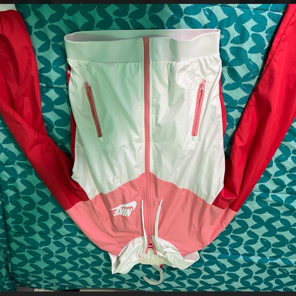 Nike windbreaker